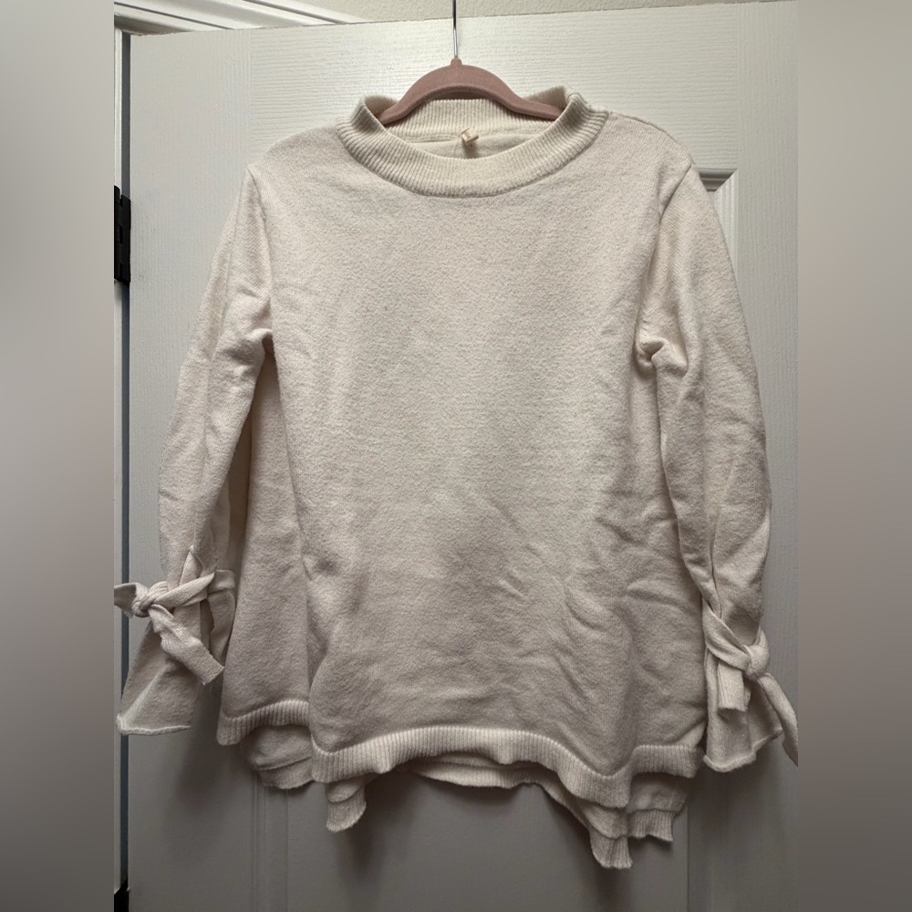Wishlist Cream Sweater with Bow Sleeves - M/L